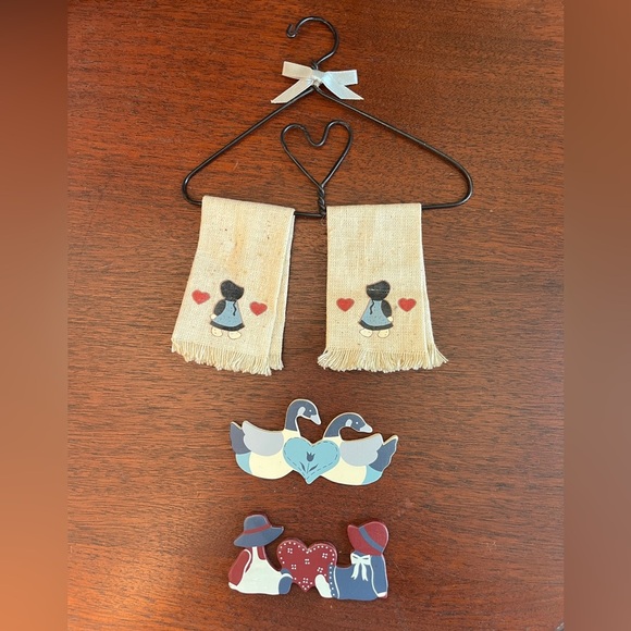 Lot of vintage cottagecore/grandmillenial style decor pieces- hearts & geese - Picture 1 of 8